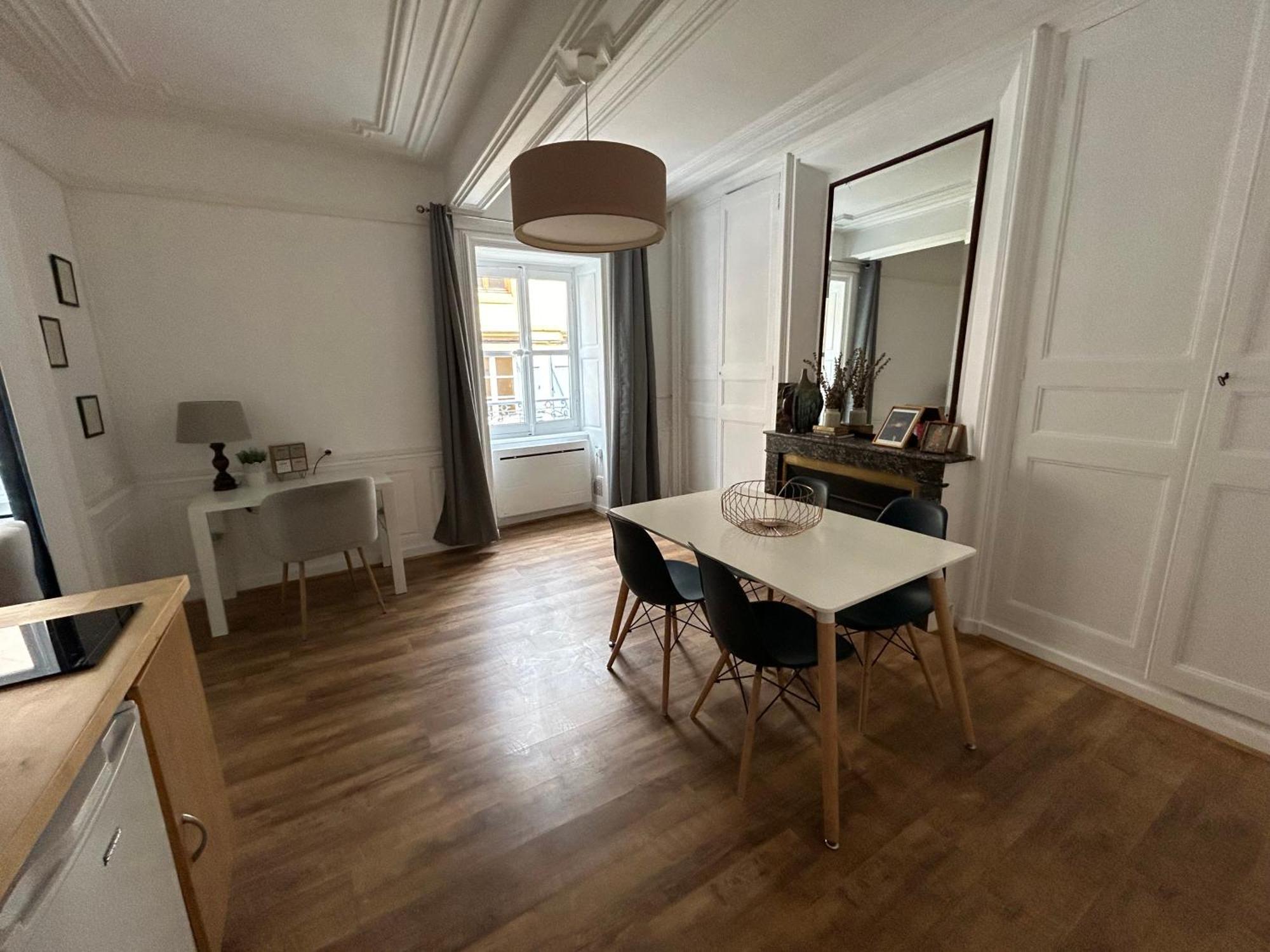 Appartement Cosy Charme Ancien Thizy-les-Bourgs Экстерьер фото